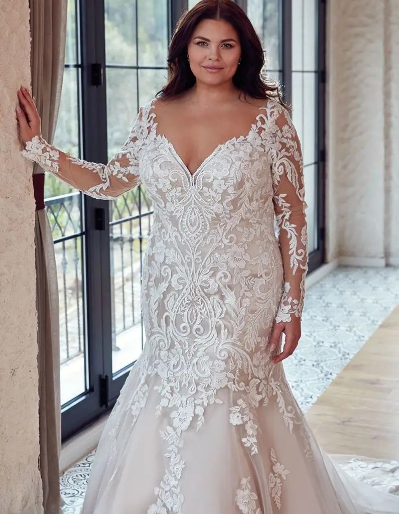 Plus size bride in a white gown
