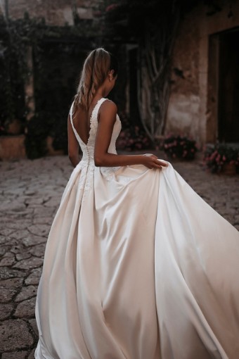 Abella AB402E Dasha Style #E204 #4 Ivory thumbnail