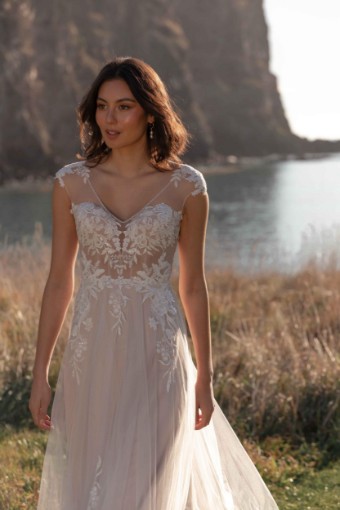 Madi Lane Kirra Style #ML23068 #7 Ivory/Mocha thumbnail