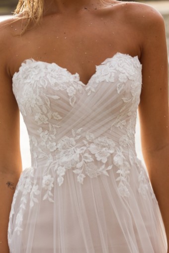 Madi Lane Joelle Style #ML22730 #4 Ivory/Mocha thumbnail