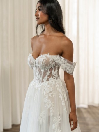 Madi Lane Twyla Style #ML24711LNFL #5 Ivory/Mocha thumbnail