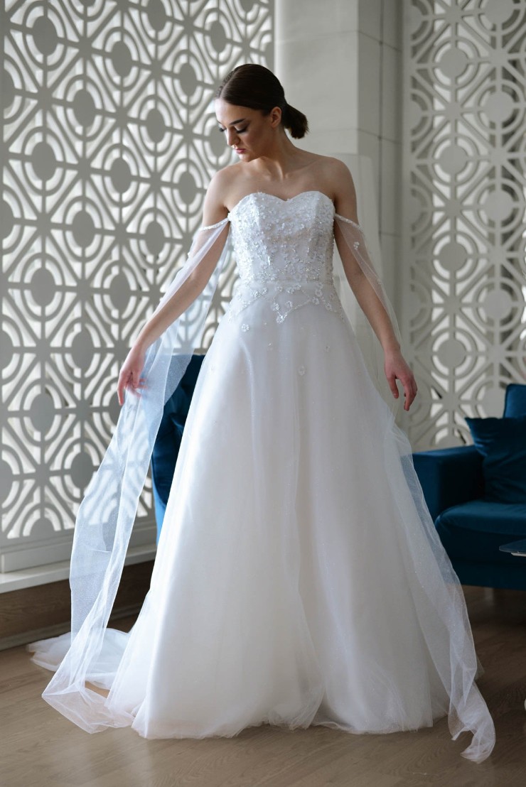 Monsolo Couture Victoria Default Thumbnail Image