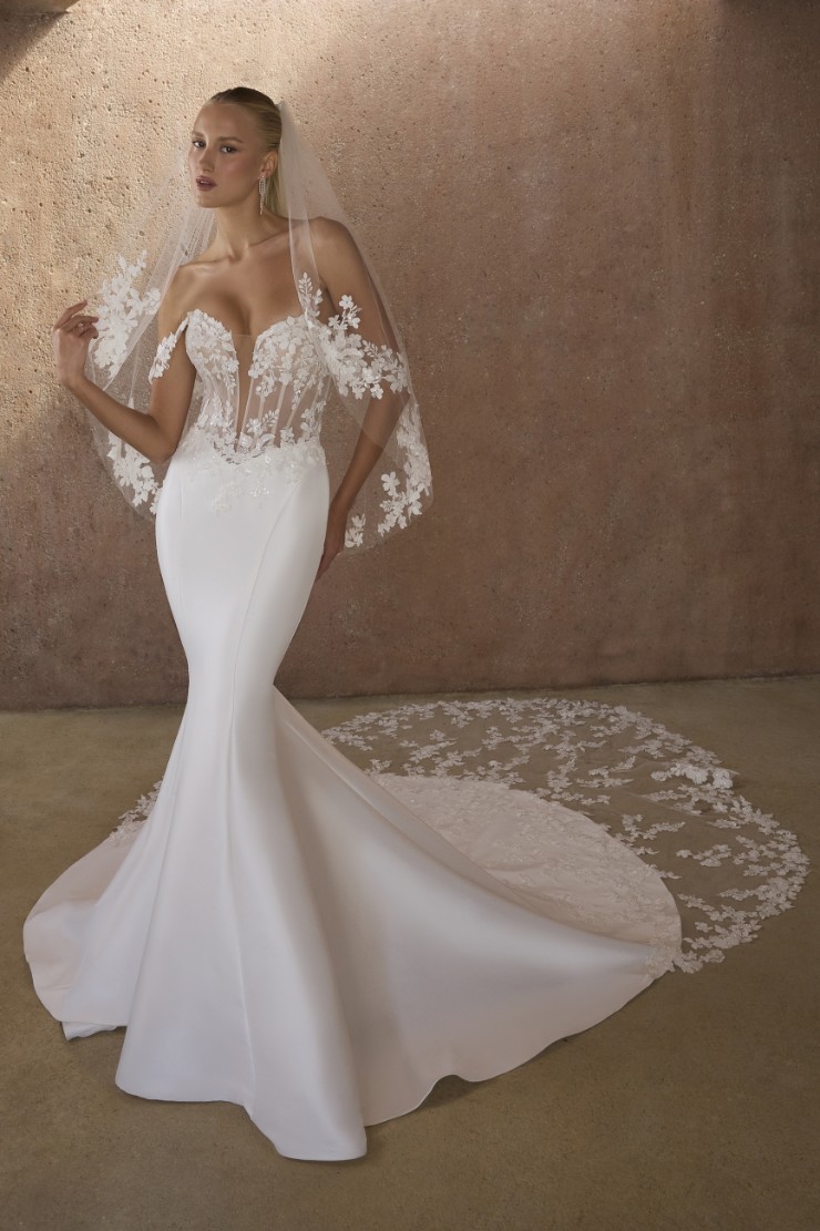 Casablanca Bridal Esme Default Thumbnail Image